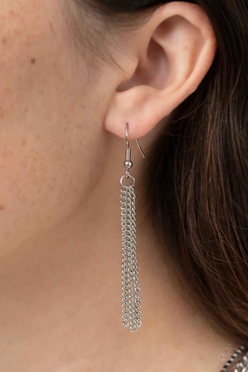 Undauntingly Urban Paparazzi Accessories Necklace with Earrings - White