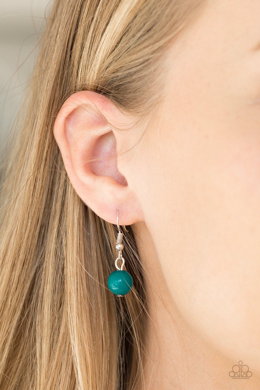 Very Visionary Paparazzi Accessories Necklace with Earrings