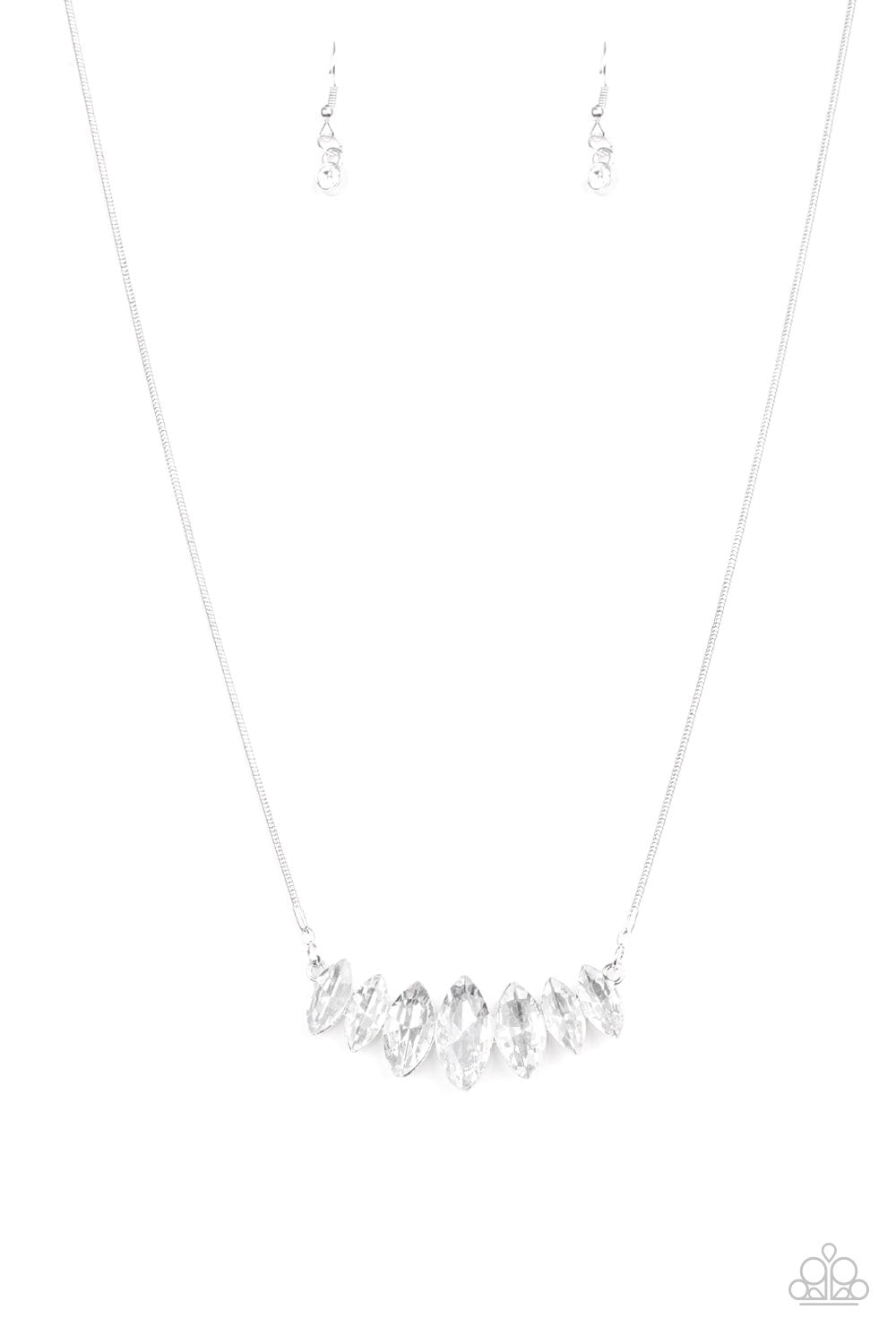 Leading Lady Paparazzi Accessories Necklace with Earrings White