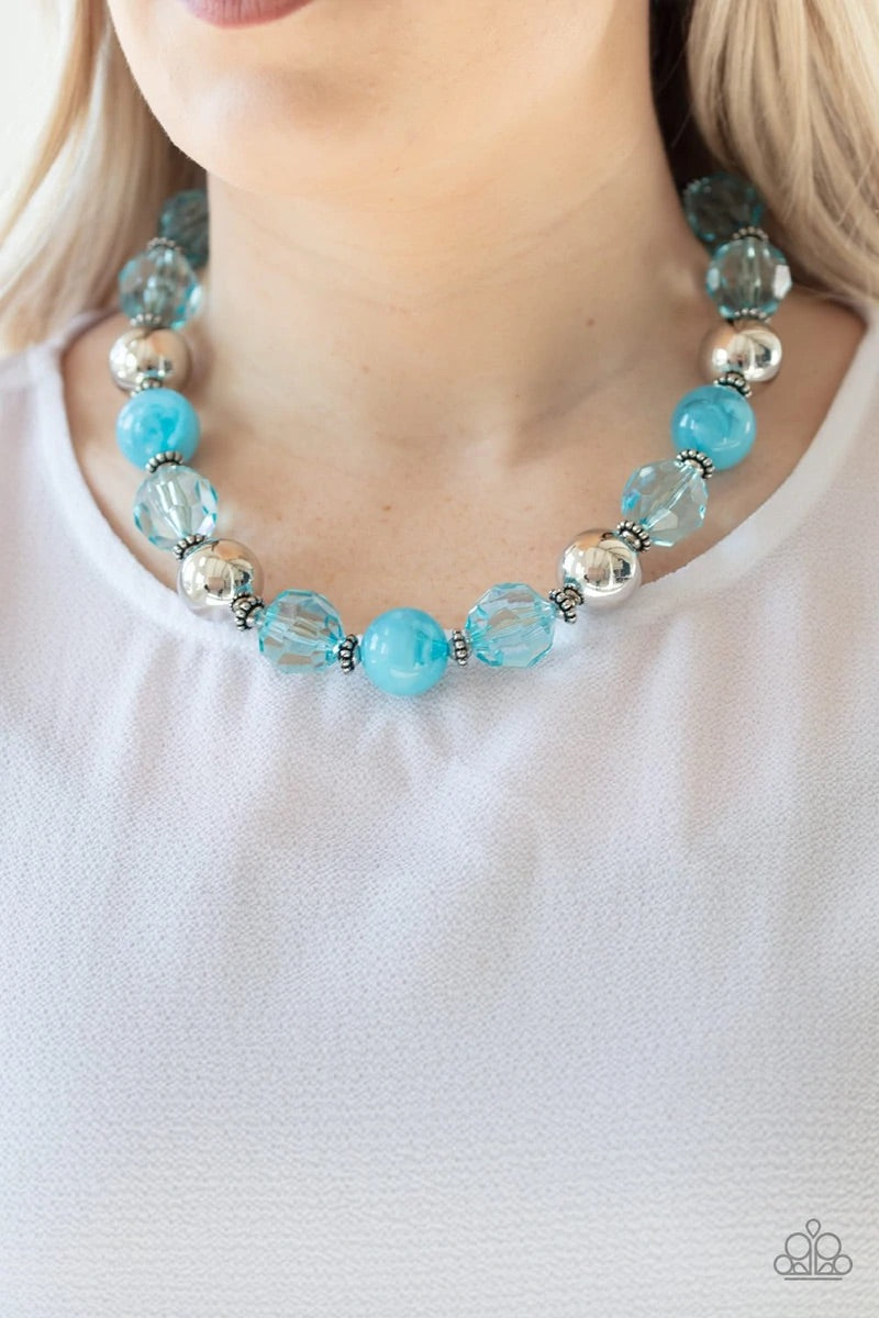 Very Voluminous Paparazzi Accessories Necklace with Earrings